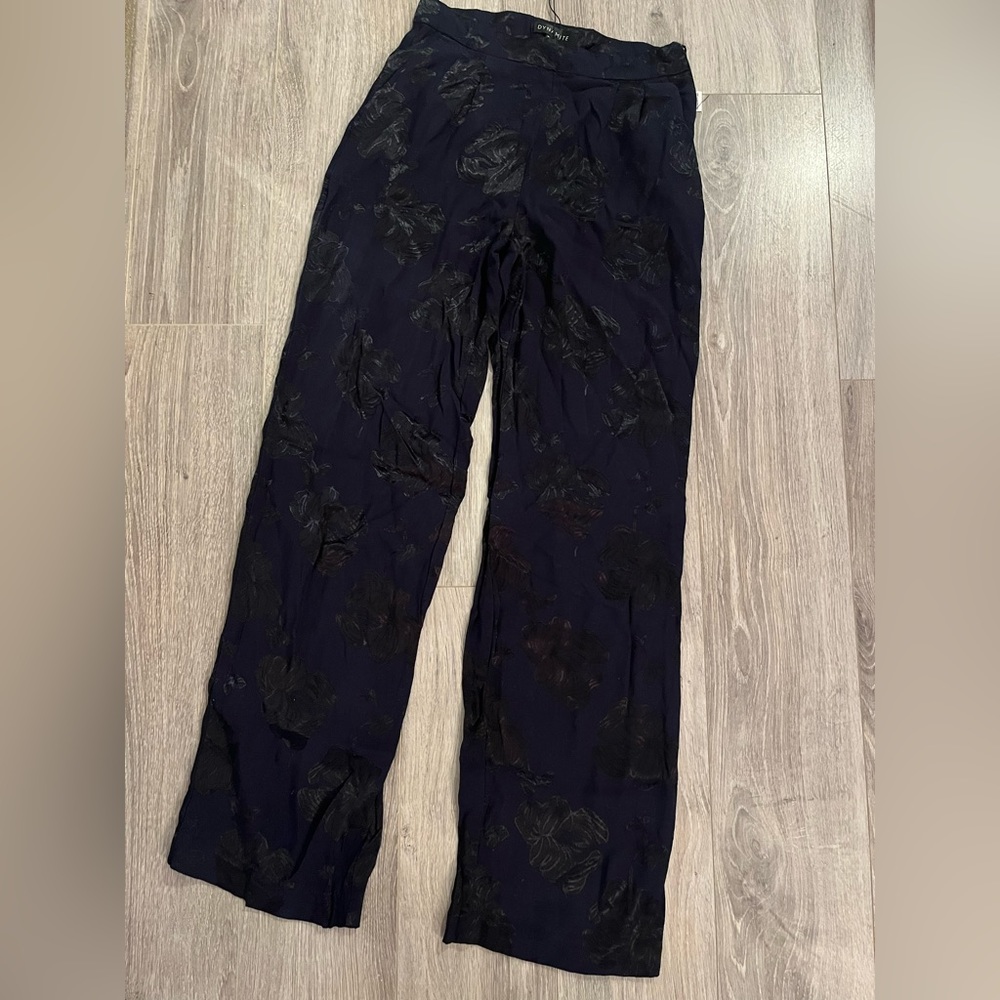 BRAND NEW DYNAMITE PANTS WITH POCKETS